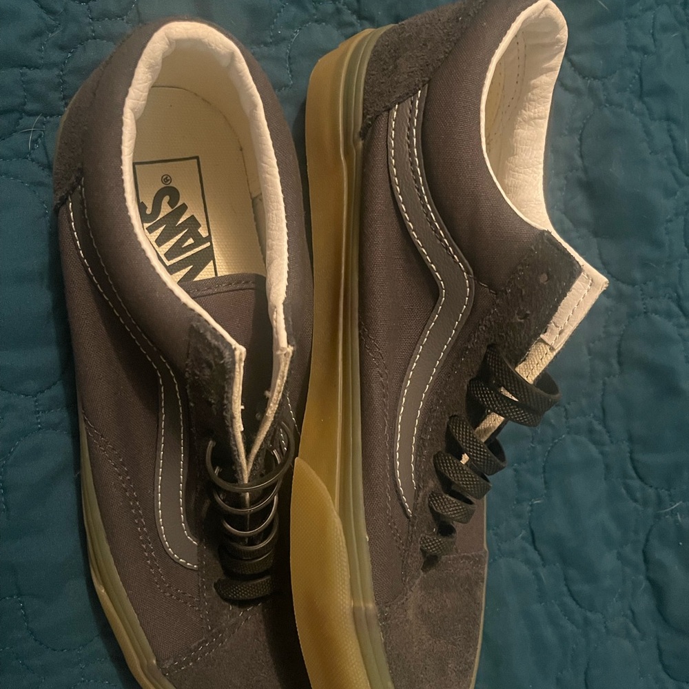 #151- Vans Men's Black Sneakers